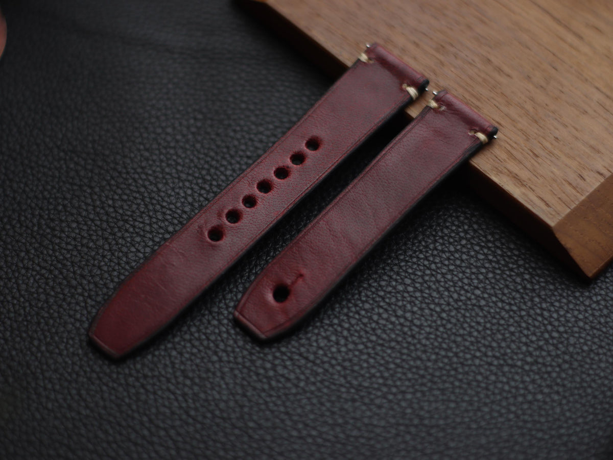 SCARLET RED (BEACH) - MINIMAL STITCHED WATCH STRAPS grip