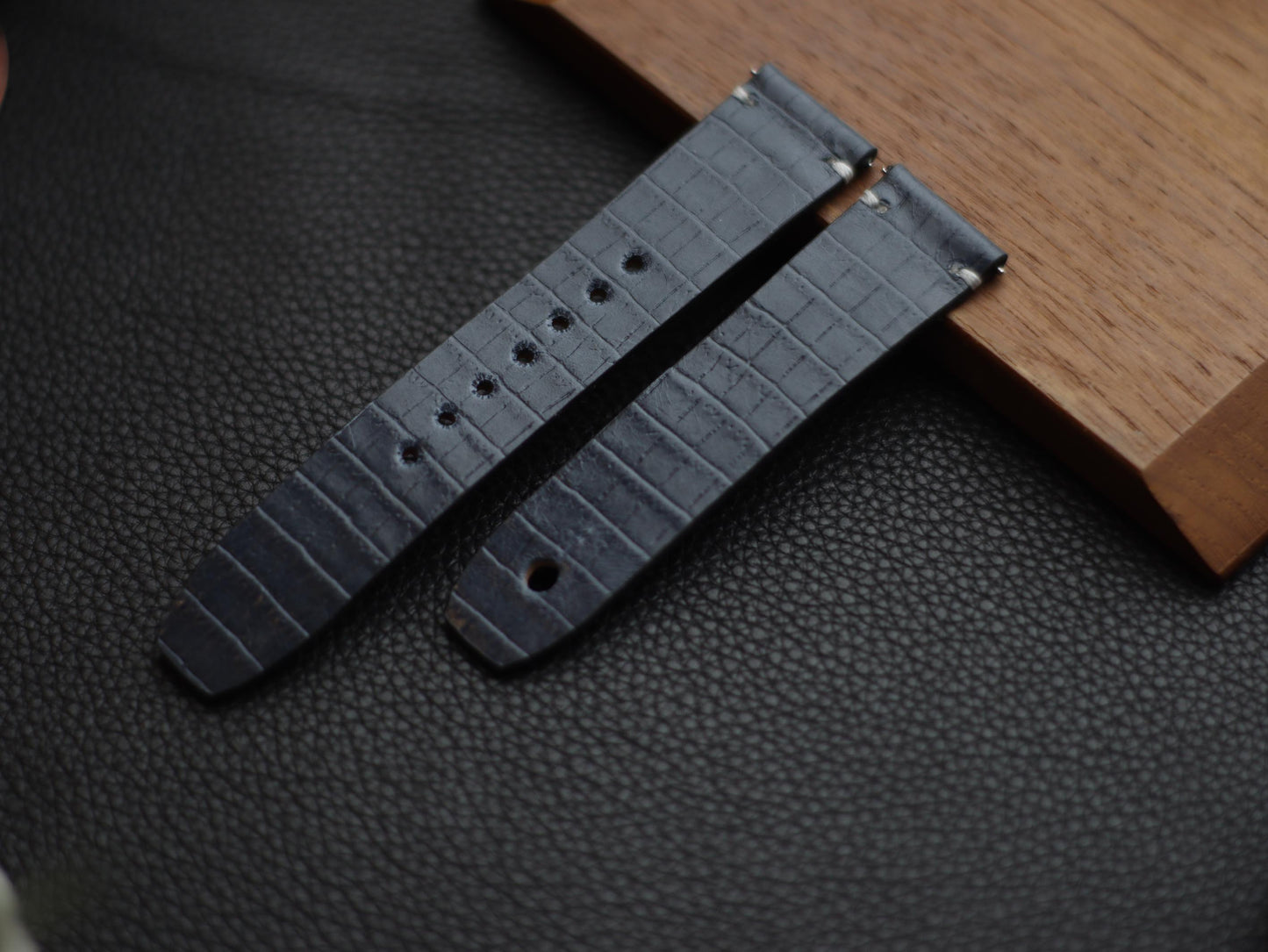 IMPERIAL BLUE (BEACH) - MINIMAL STITCHED WATCH STRAPS grip
