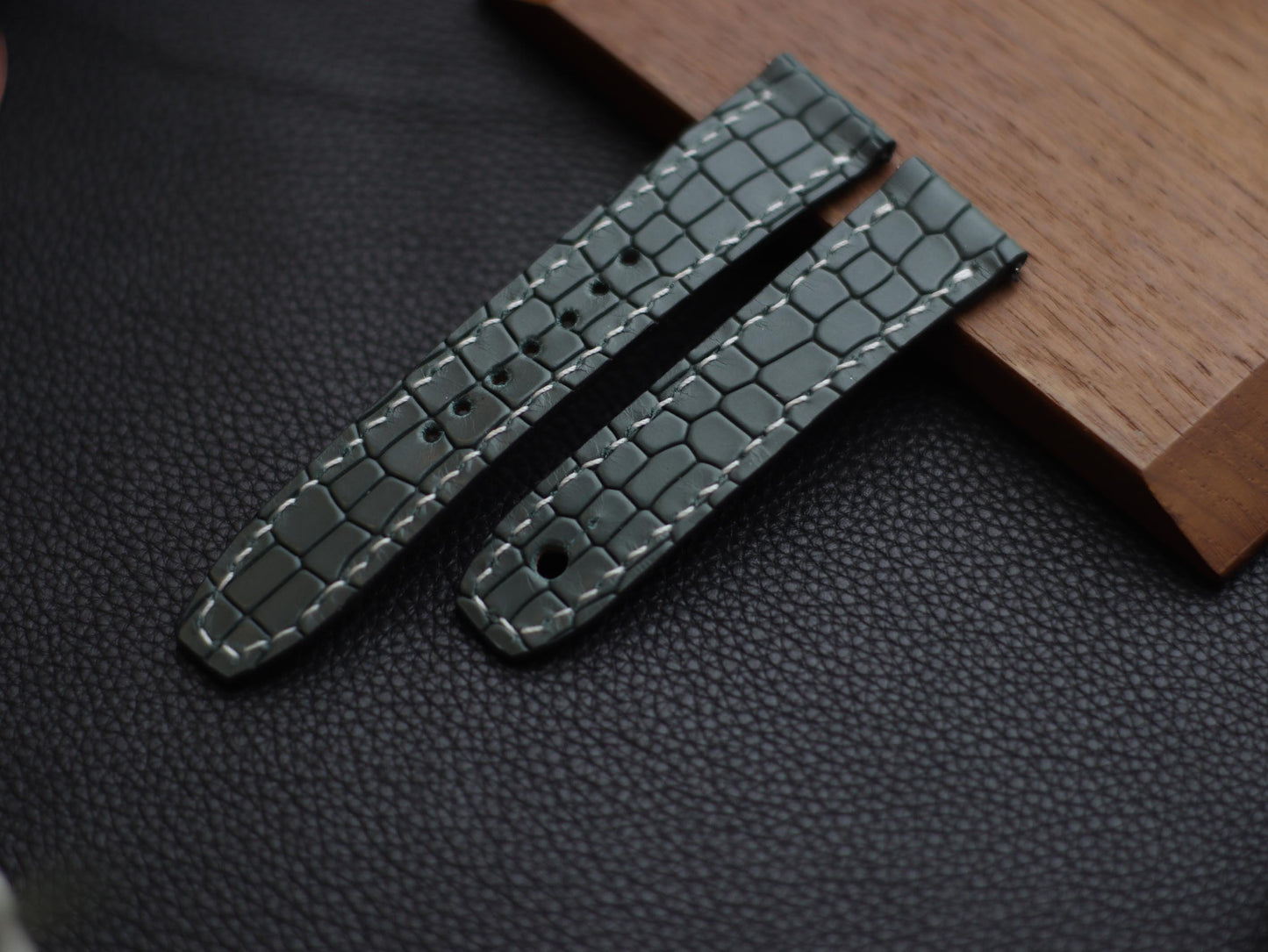SMOKE GRAY (BROWN) - FULL STITCHED WATCH STRAPS grip