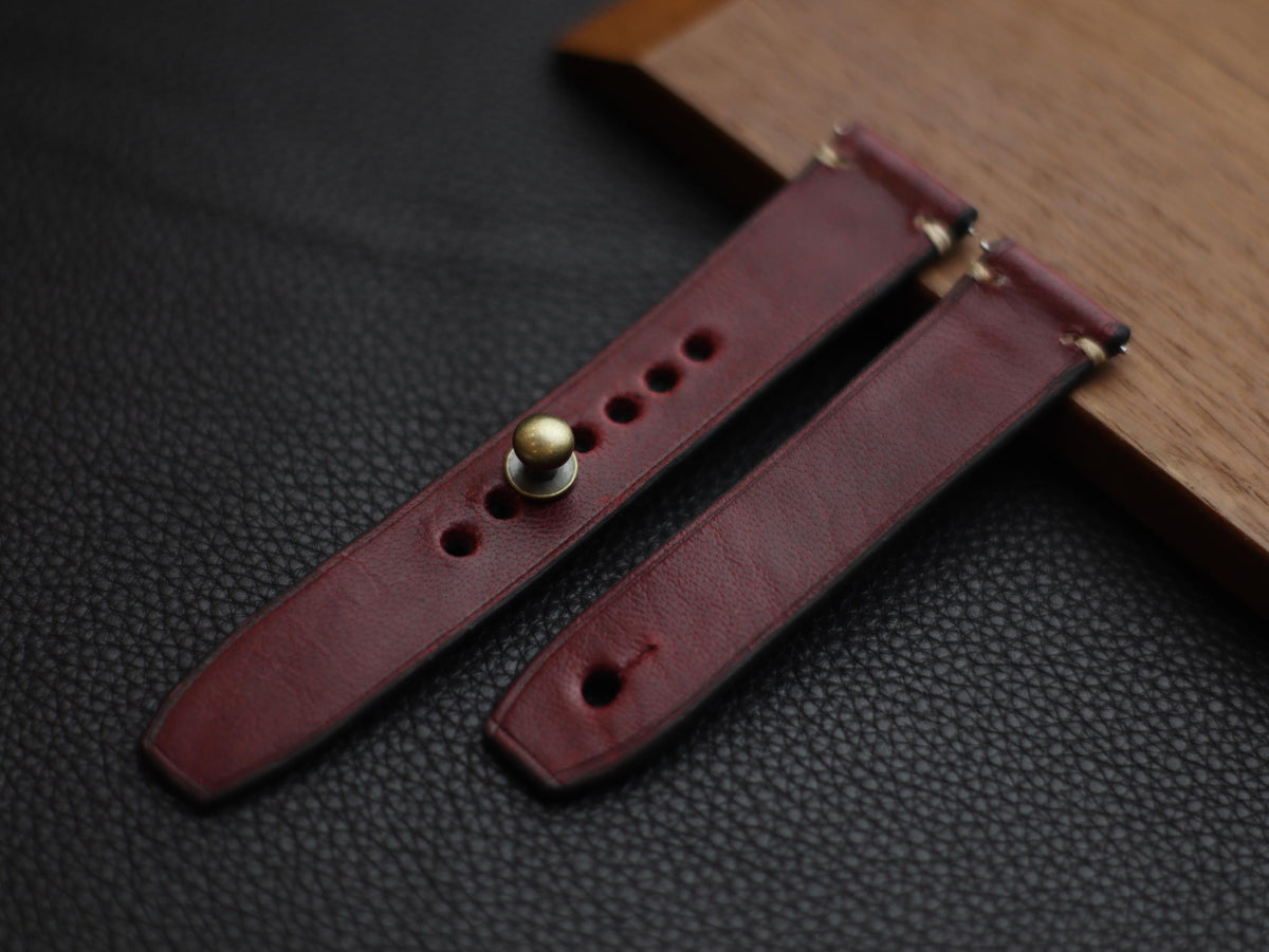 SCARLET RED (BEACH) - MINIMAL STITCHED WATCH STRAPS grip