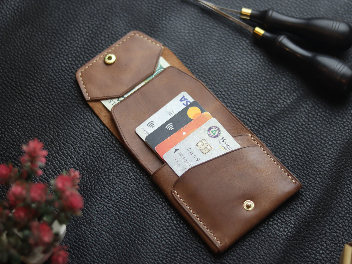 CARVES MINI SMART WALLET COFFEE BROWN GRIP LEATHER GOODS