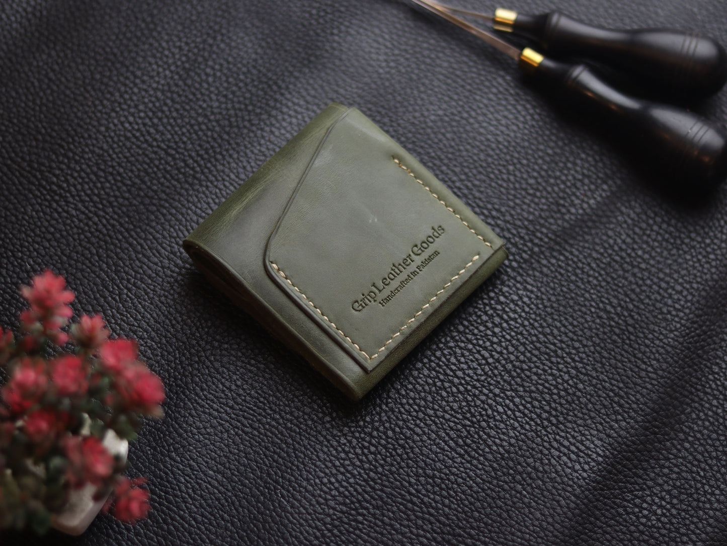 CARVES MINI SMART WALLET EMERALD GREEN GRIP LEATHER GOODS