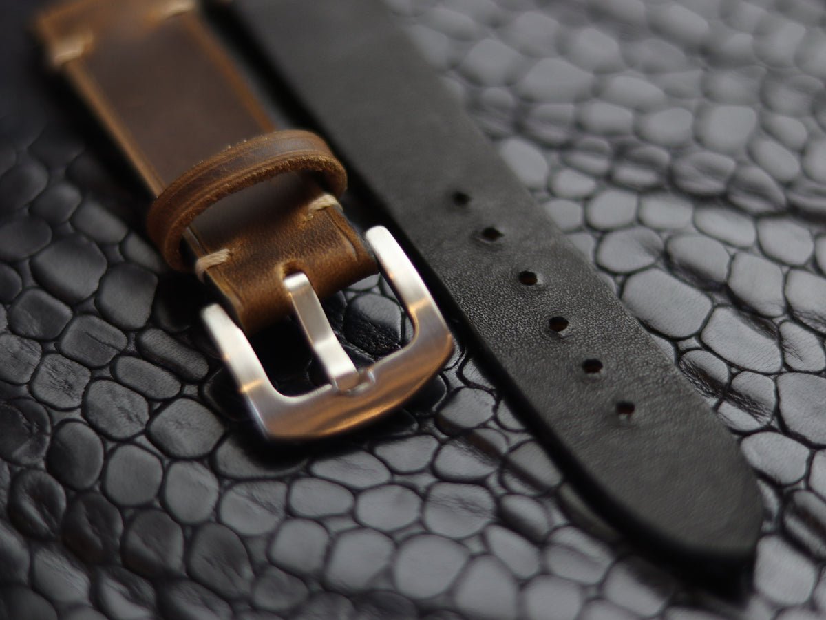 LEATHER STRAPS BRUNETTE BROWN (BEACH) MINIMAL STITCHED GRIP LEATHER GOODS