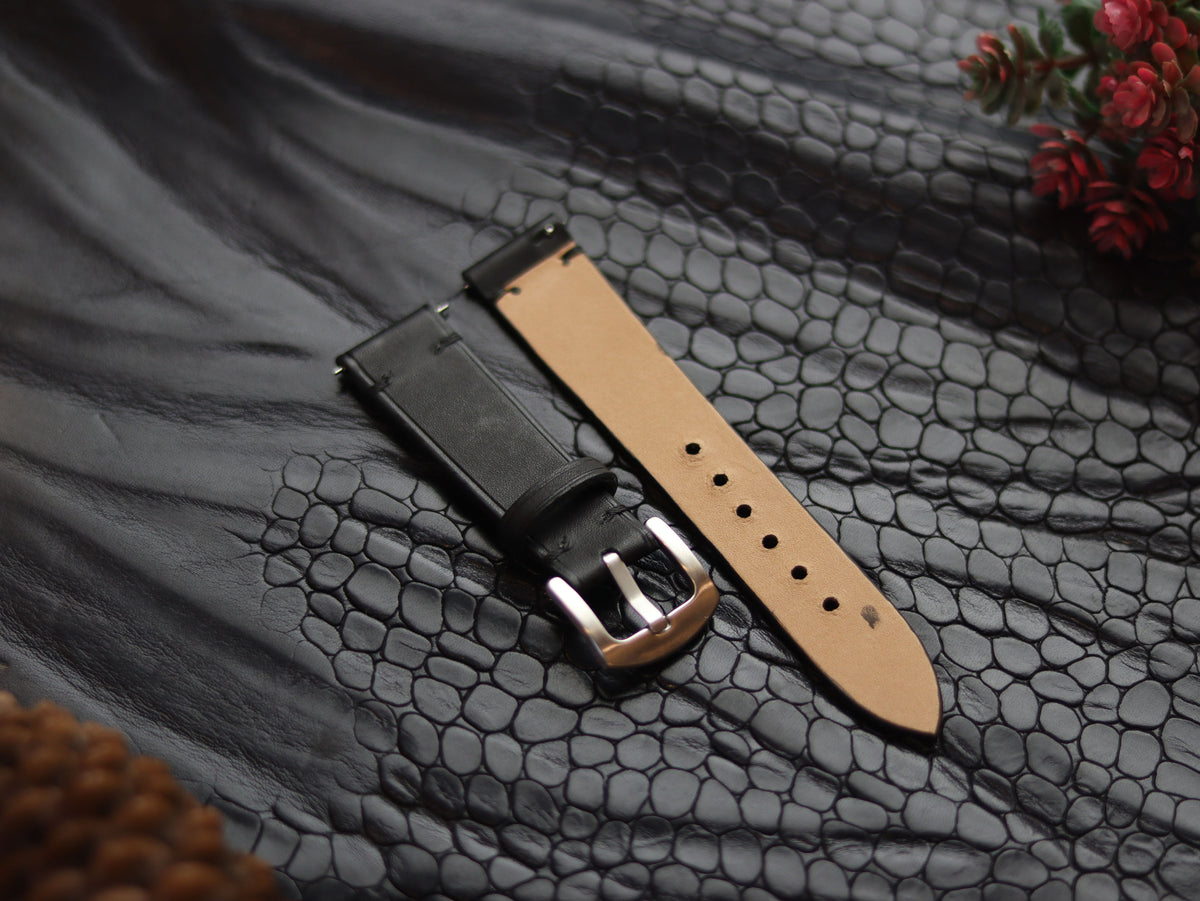 LEATHER STRAPS MATTE BLACK (BLACK) MINIMAL STITCHED GRIP LEATHER GOODS