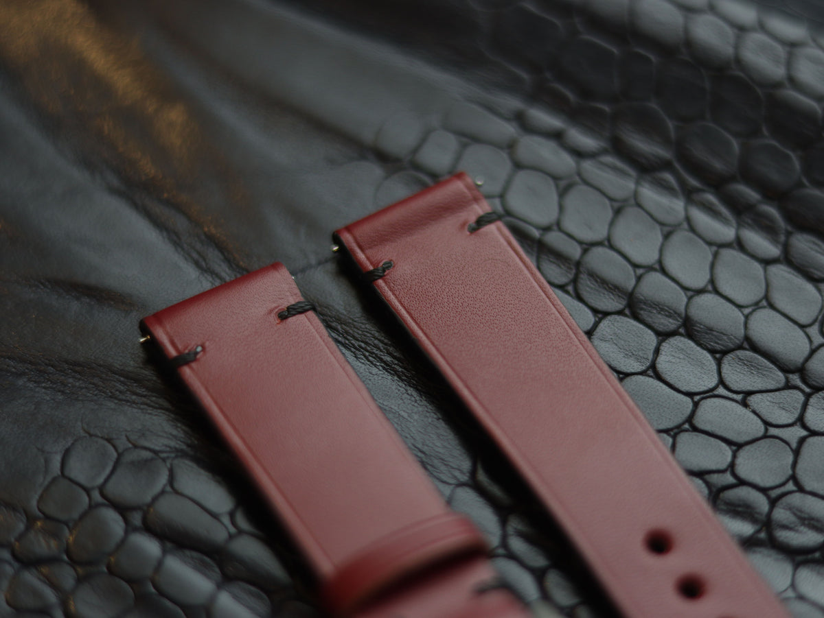 LEATHER STRAPS CRIMSON RED (BLACK) MINIMAL STITCHED GRIP LEATHER GOODS
