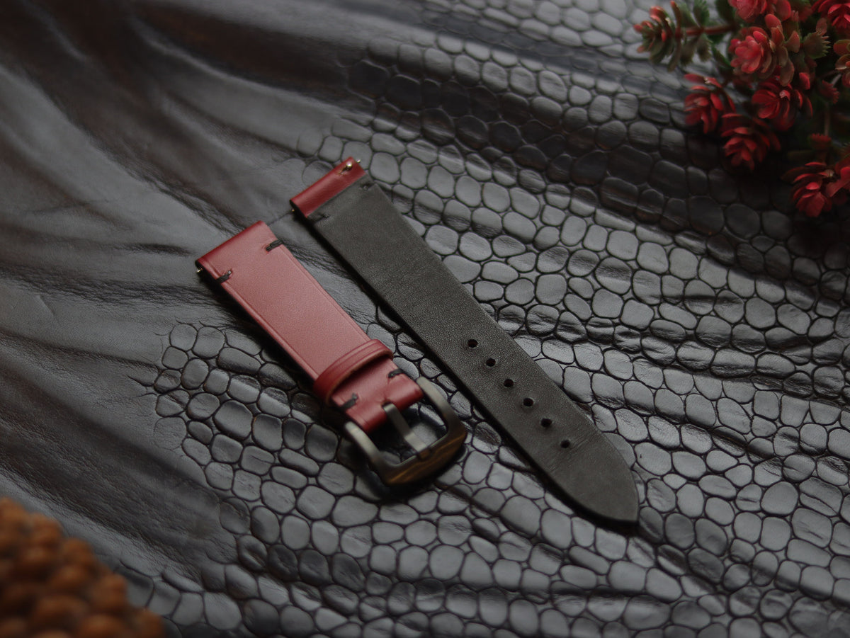 LEATHER STRAPS CRIMSON RED (BLACK) MINIMAL STITCHED GRIP LEATHER GOODS