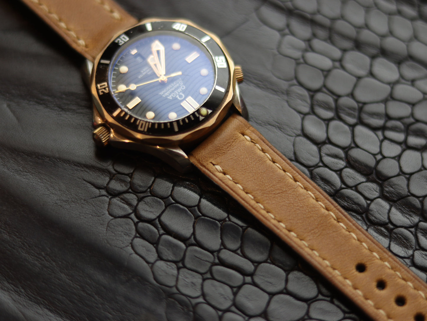 LEATHER STRAPS PEBBLE BROWN (BEACH) FULL STITCHED GRIP LEATHER GOODS