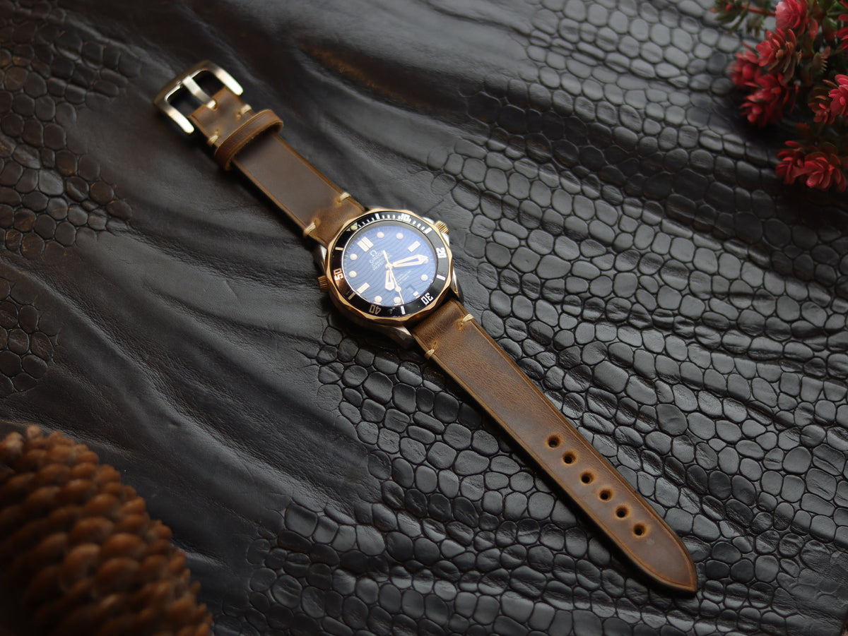LEATHER STRAPS BRUNETTE BROWN (BEACH) MINIMAL STITCHED GRIP LEATHER GOODS