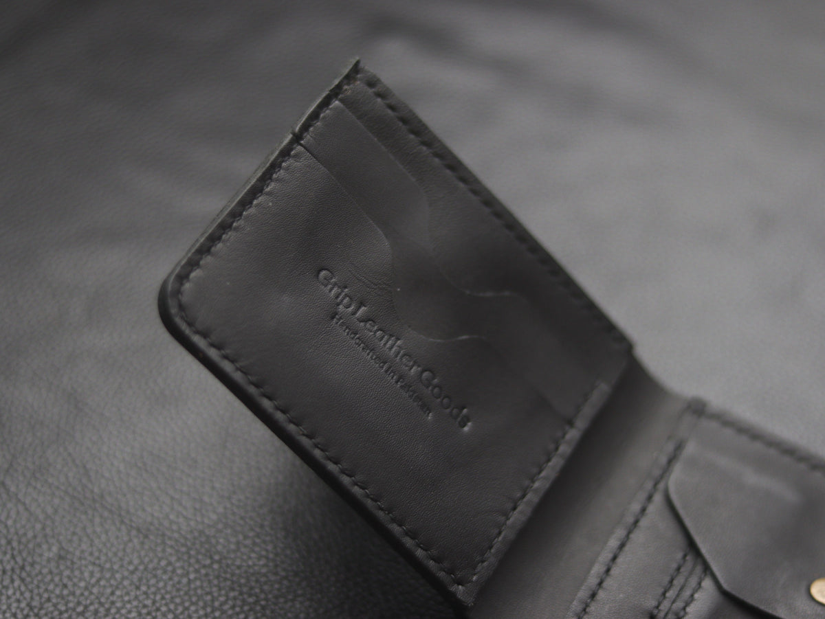 "FORMAL" BI-FOLD WALLET EBONY BLACK - grip