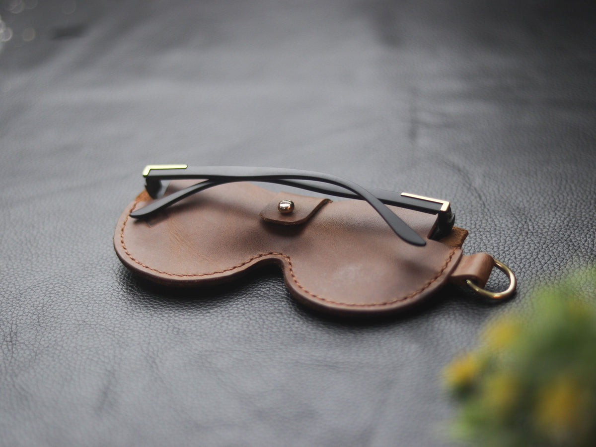 MINIMAL SUNGLASSES CASE COFFEE BROWN 01 GRIP LEATHER GOODS