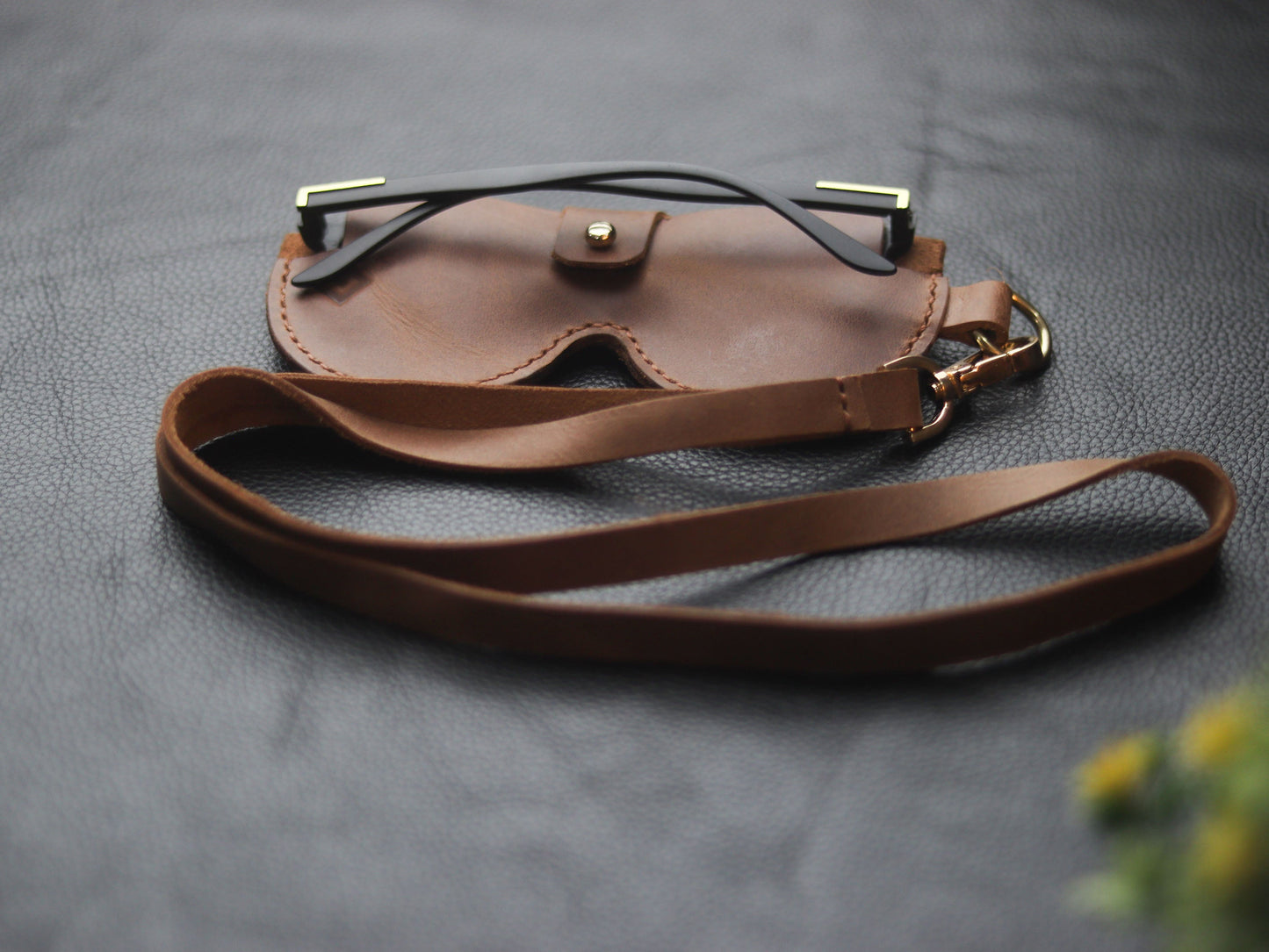 MINIMAL SUNGLASSES CASE COFFEE BROWN 01 GRIP LEATHER GOODS