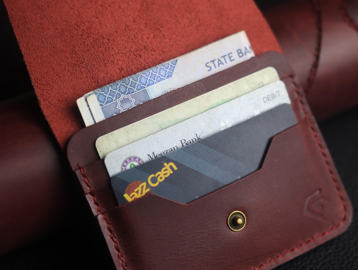 DEVINE CLASSIC LEATHER FLIP CARD HOLDER MARQUIS RED