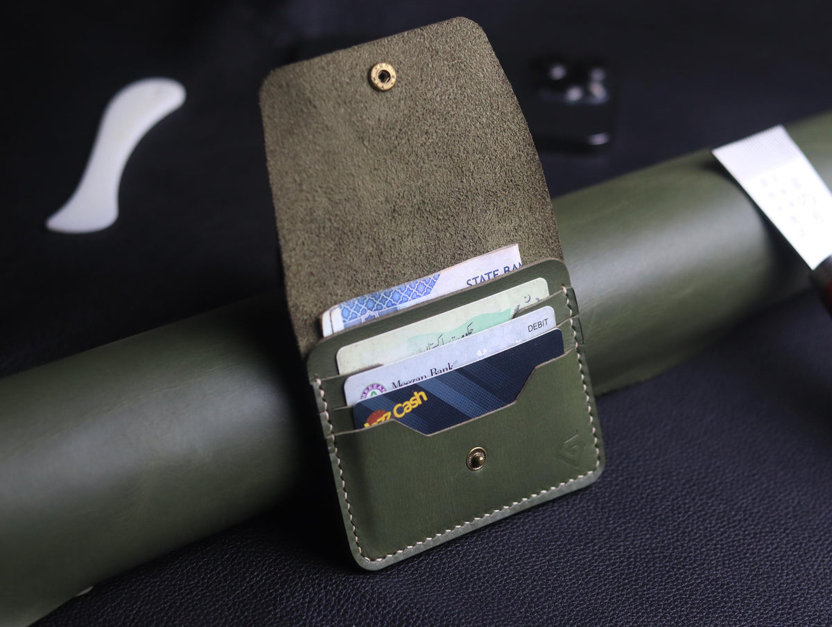 DEVINE CLASSIC LEATHER FLIP CARD HOLDER – OLIVE GREEN