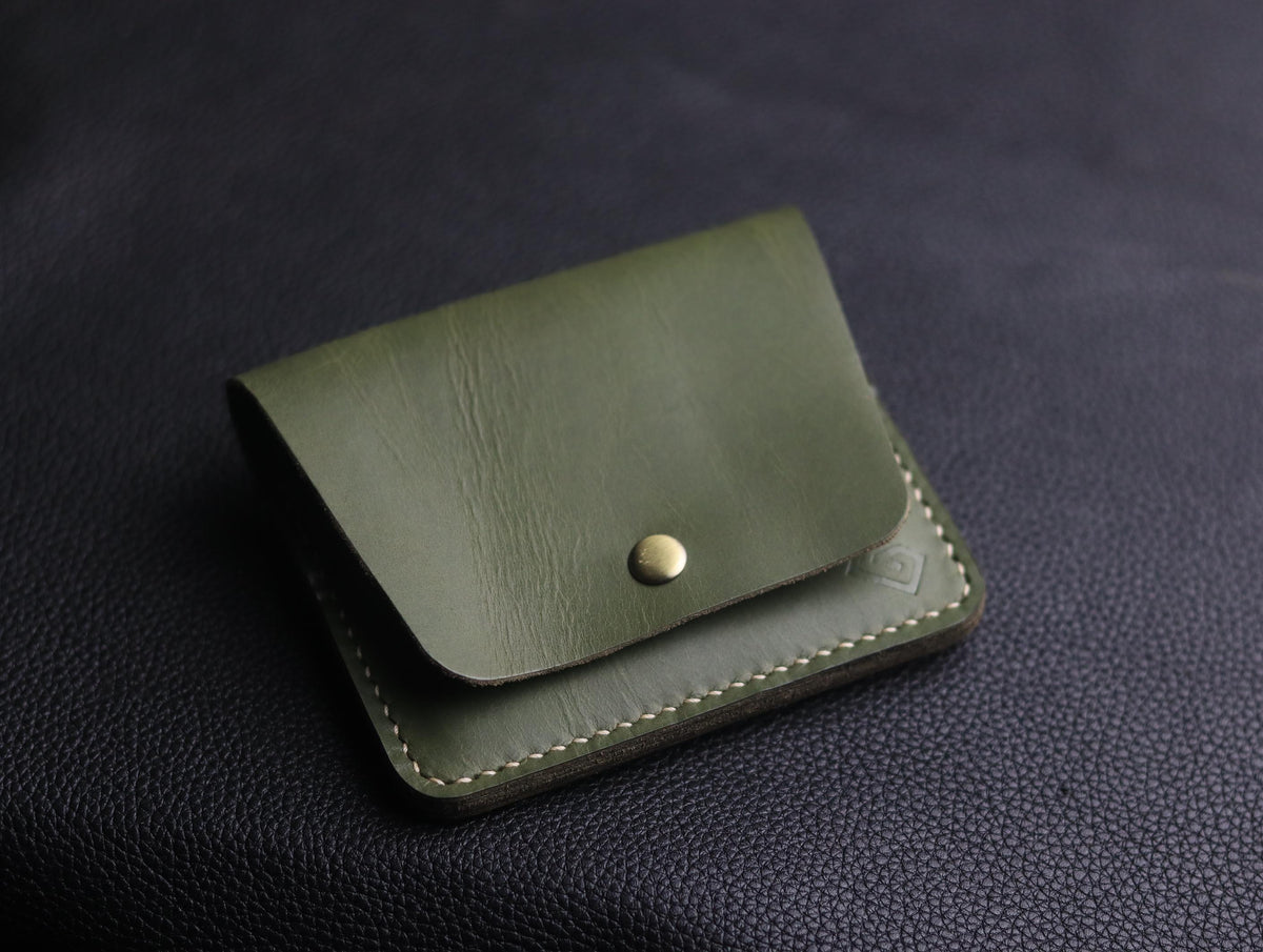 DEVINE CLASSIC LEATHER FLIP CARD HOLDER – OLIVE GREEN