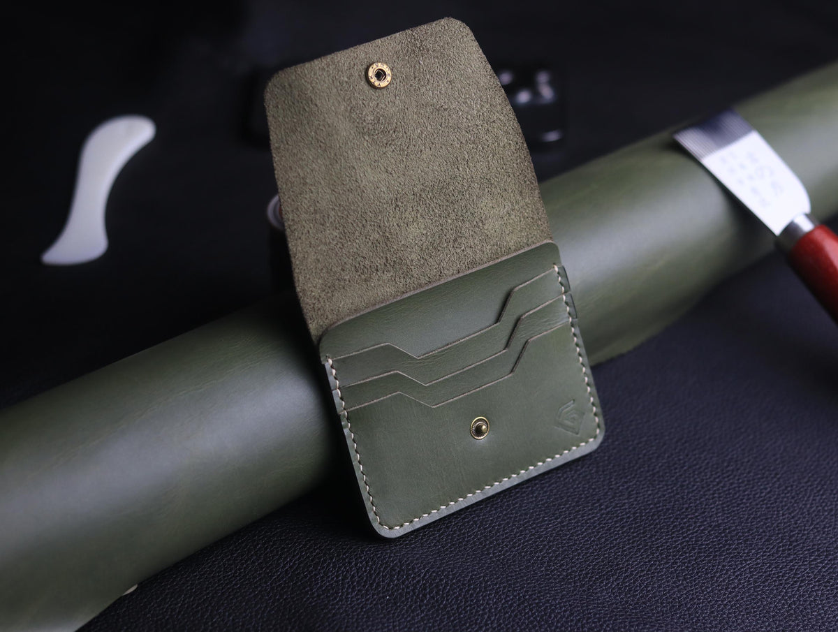 DEVINE CLASSIC LEATHER FLIP CARD HOLDER – OLIVE GREEN