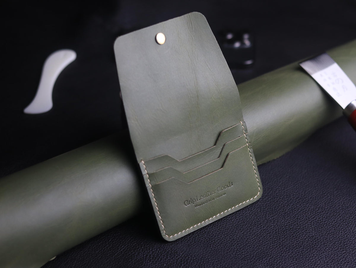 DEVINE CLASSIC LEATHER FLIP CARD HOLDER – OLIVE GREEN