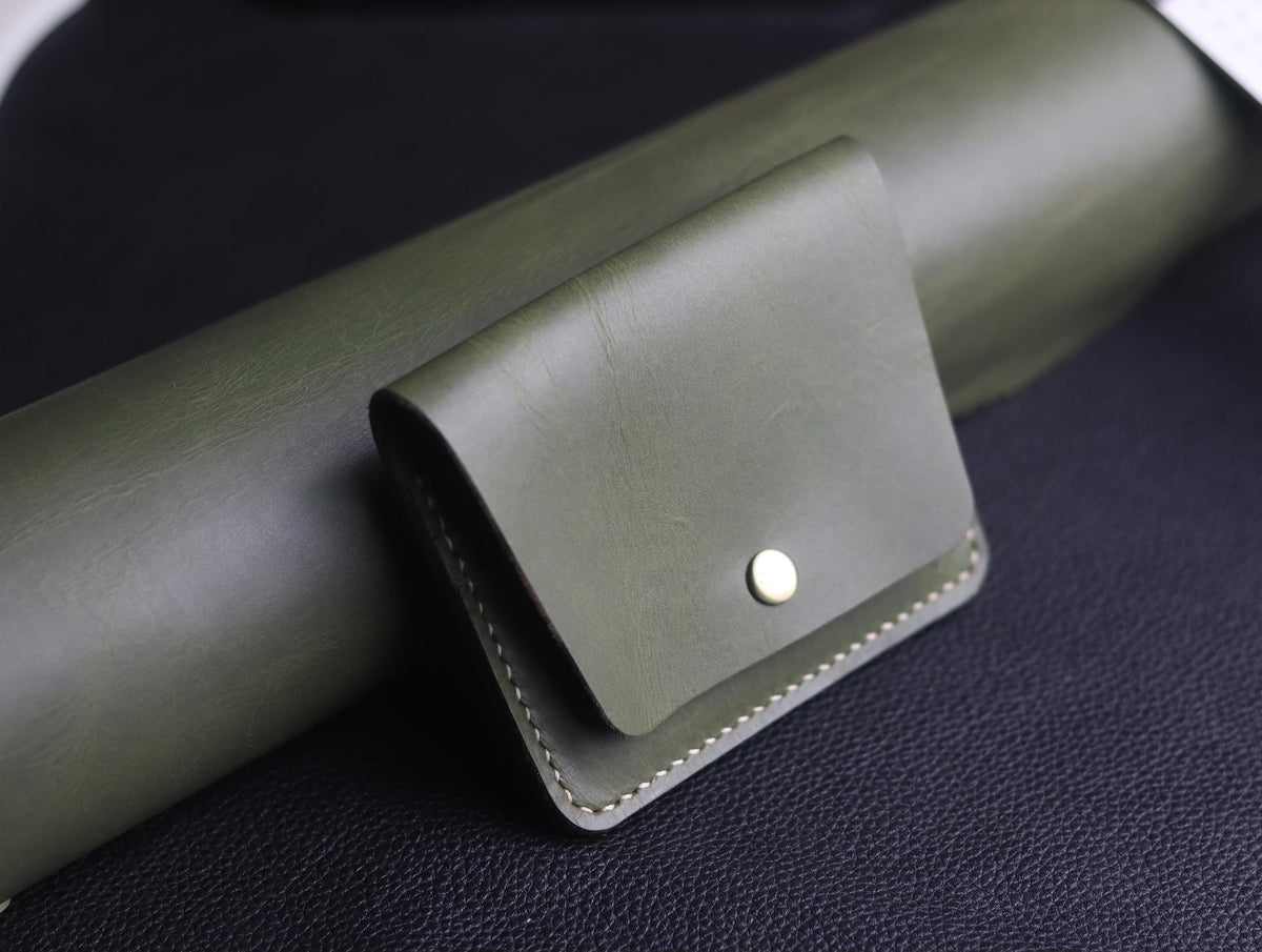 DEVINE CLASSIC LEATHER FLIP CARD HOLDER – OLIVE GREEN