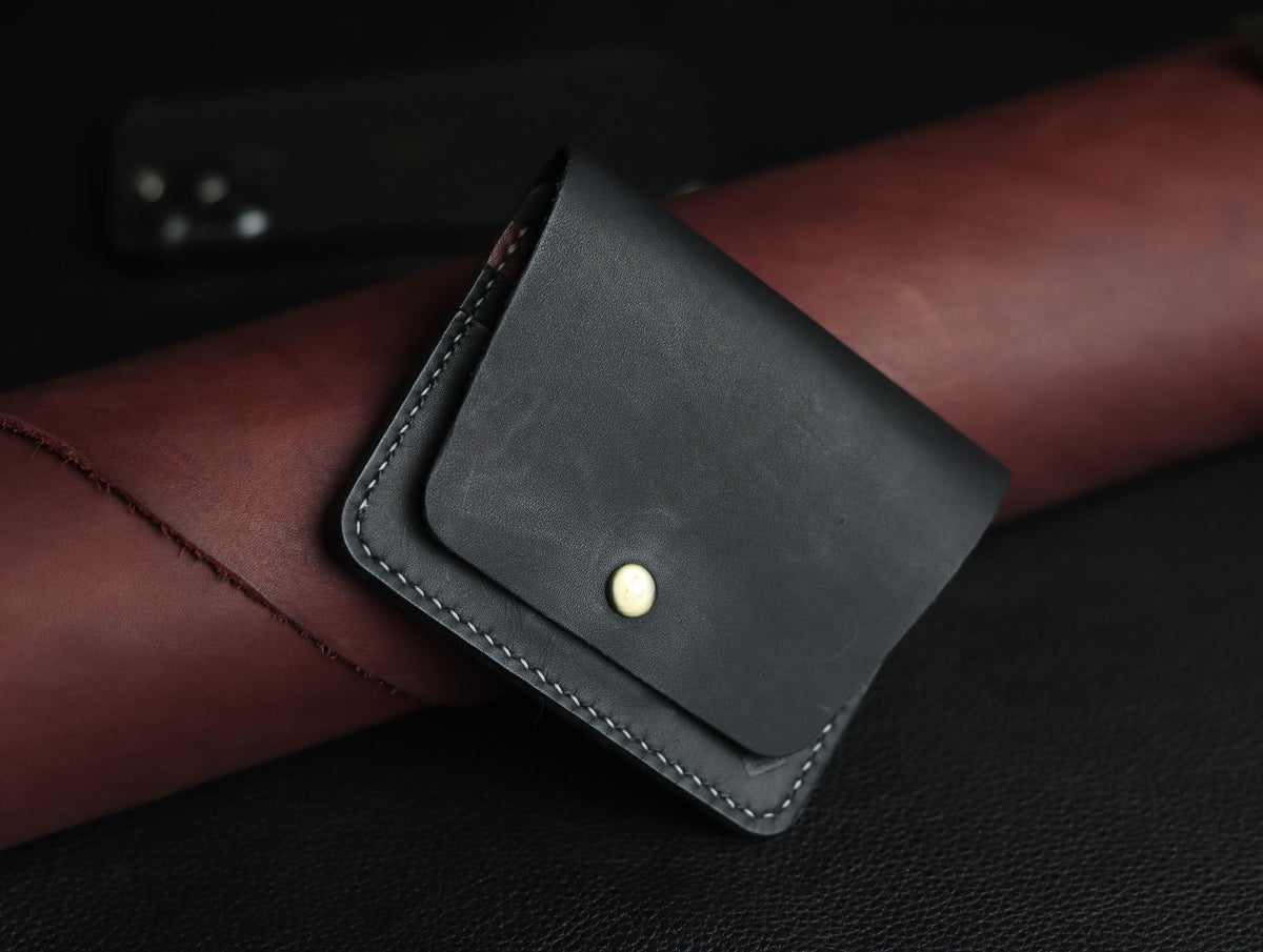 DEVINE CLASSIC LEATHER FLIP CARD HOLDER – CHARCOLE BLACK & MARQUIS RED