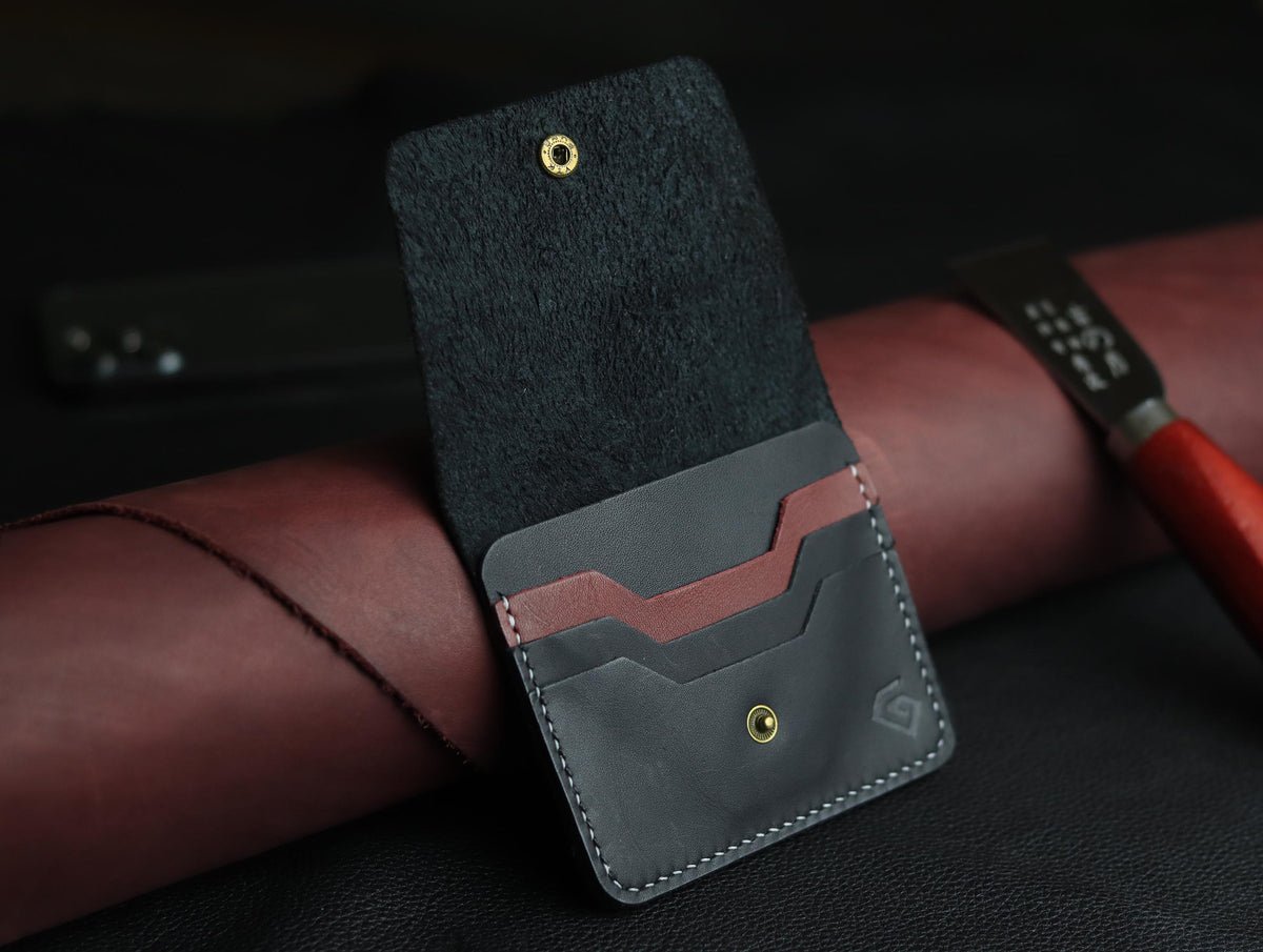 DEVINE CLASSIC LEATHER FLIP CARD HOLDER – CHARCOLE BLACK & MARQUIS RED