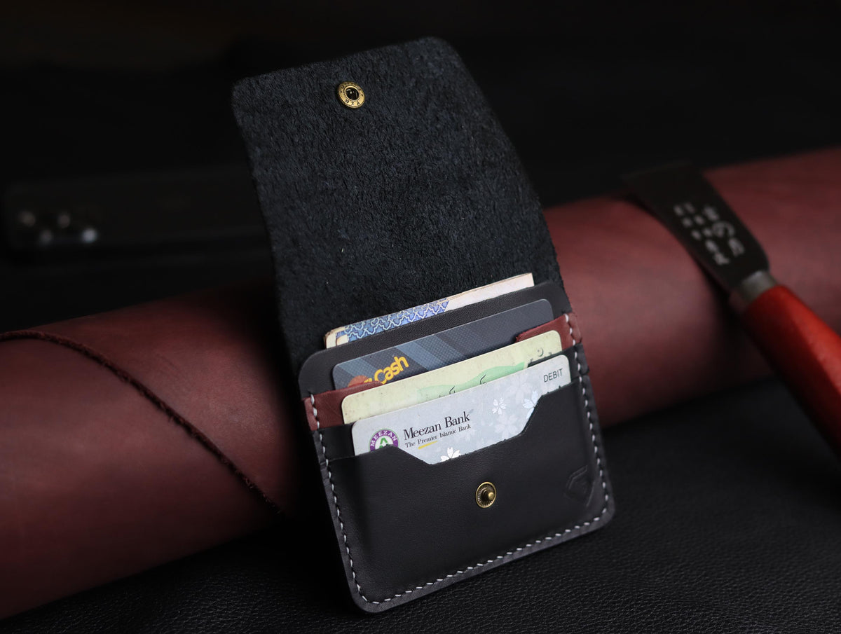 DEVINE CLASSIC LEATHER FLIP CARD HOLDER – CHARCOLE BLACK & MARQUIS RED