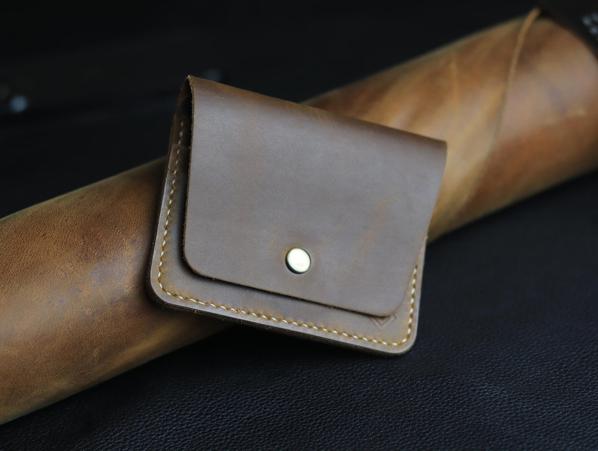 DEVINE CLASSIC LEATHER FLIP CARD HOLDER – BRUNETTE BROWN