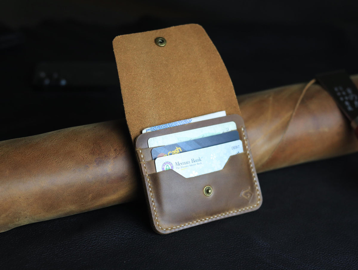 DEVINE CLASSIC LEATHER FLIP CARD HOLDER – BRUNETTE BROWN