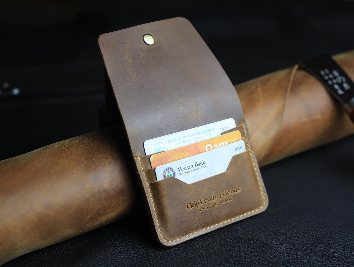 DEVINE CLASSIC LEATHER FLIP CARD HOLDER – BRUNETTE BROWN