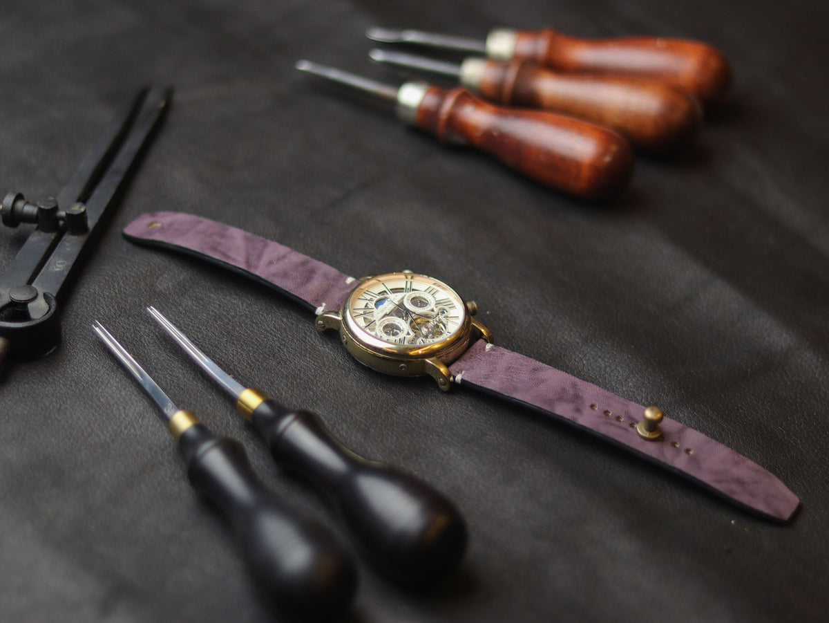 GRAPE PURPLE (WHITE) - MINIMAL STITCHED WATCH STRAPS grip