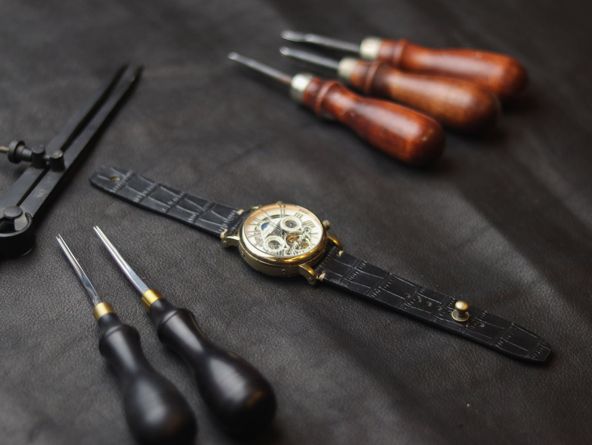 PANTOM BLACK (BEACH) - MINIMAL STITCHED WATCH STRAPS grip