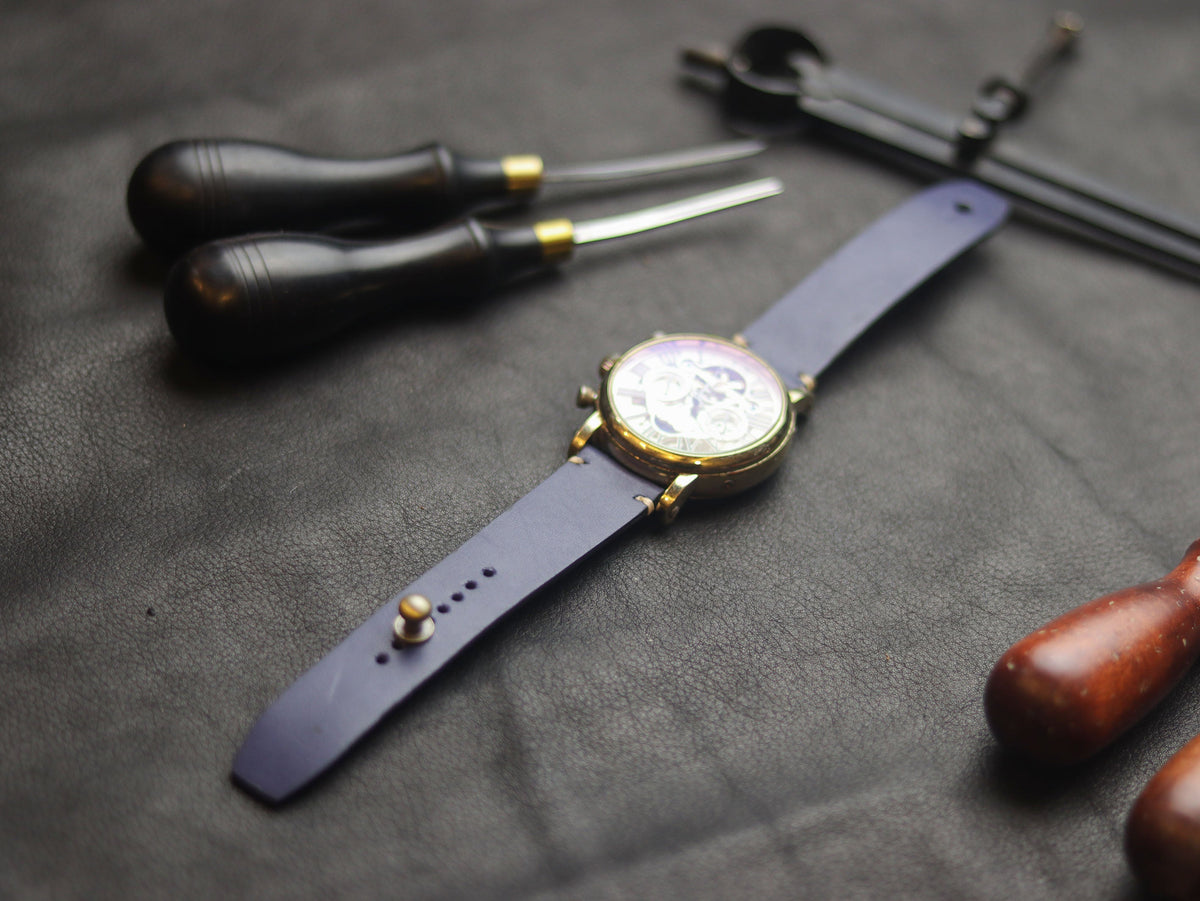 CLASSIC BLUE (BEACH) - MINIMAL STITCHED WATCH STRAPS grip
