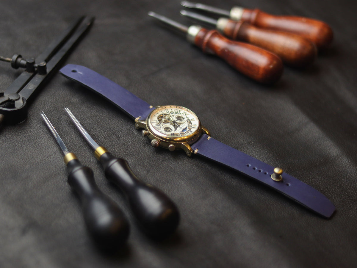 CLASSIC BLUE (BEACH) - MINIMAL STITCHED WATCH STRAPS grip