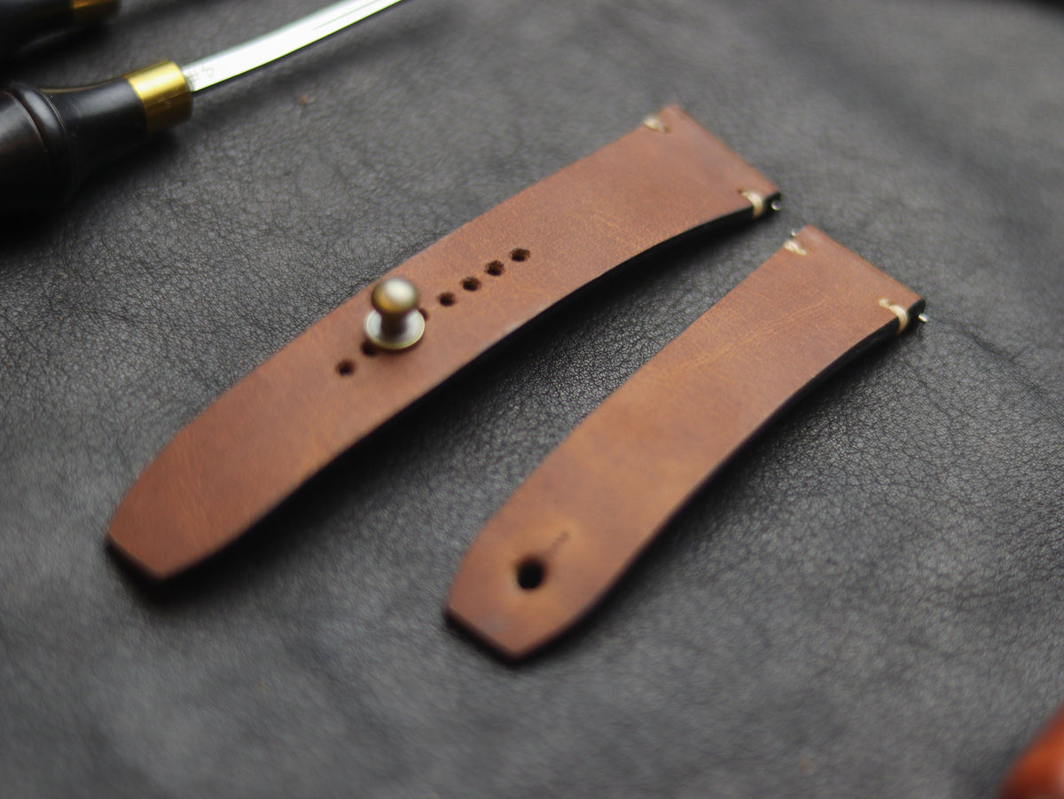 TWANNY BROWN (BEACH) - MINIMAL STITCHED WATCH STRAPS grip