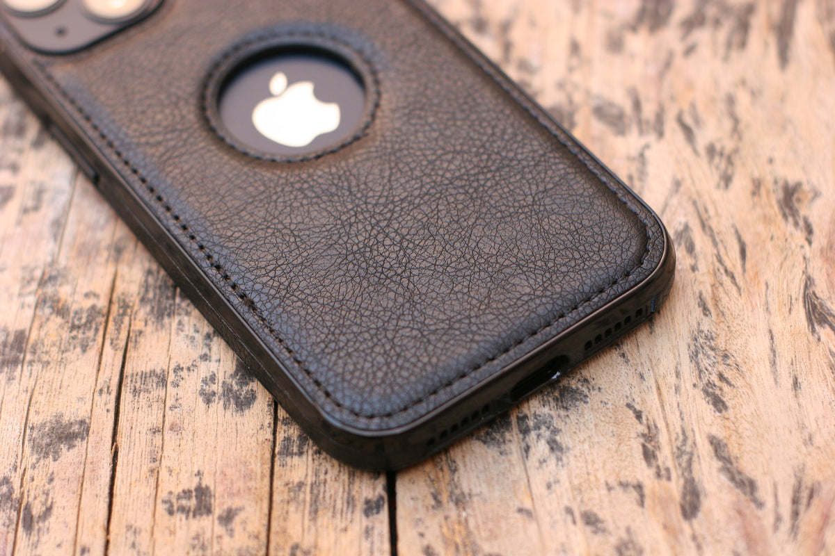 BLACK LEATHER PHONE CASE. grip