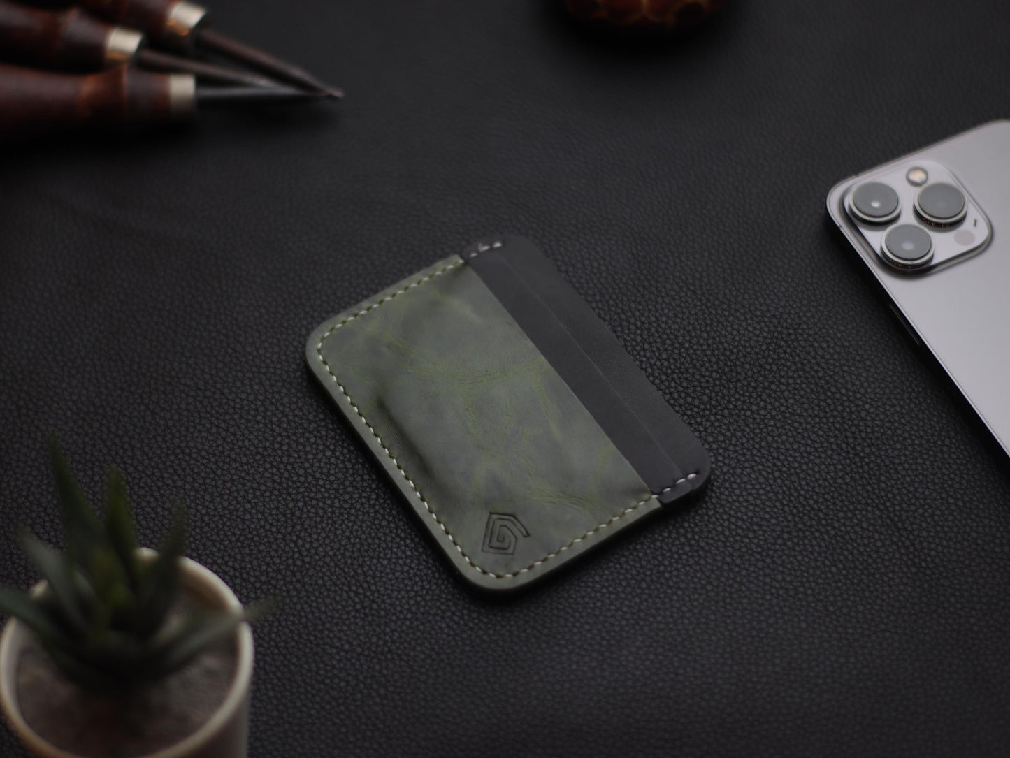 MINIMAL PROPER - EMERALD GREEN grip