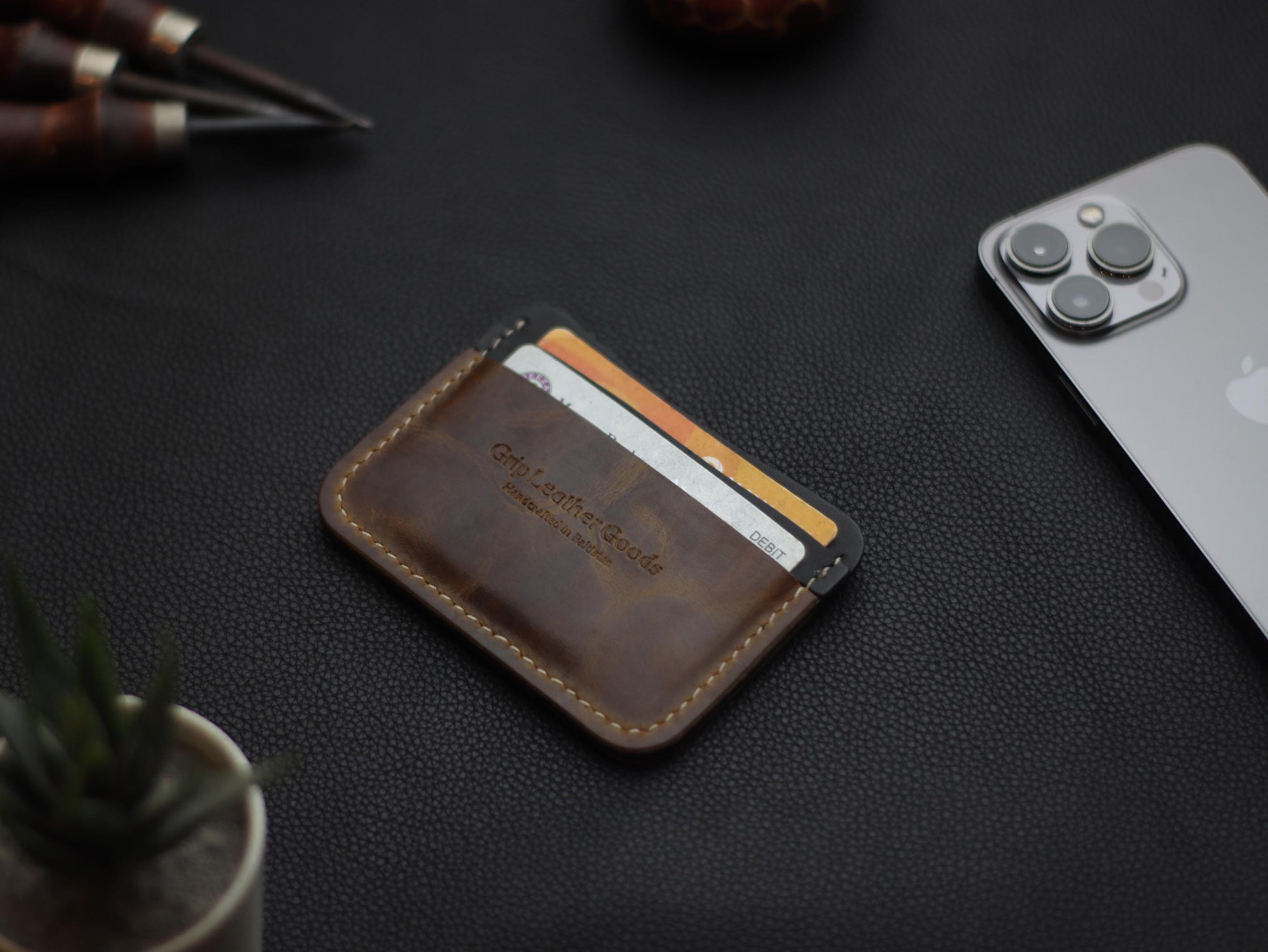 MINIMAL PROPER - BRUNETTE BROWN grip