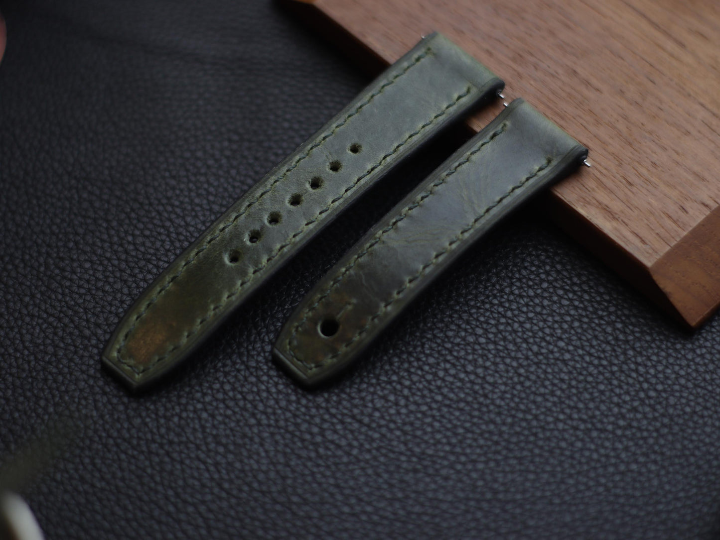 EMERALD GREEN (GREEN) - FULL STITCHED WATCH STRAPS grip