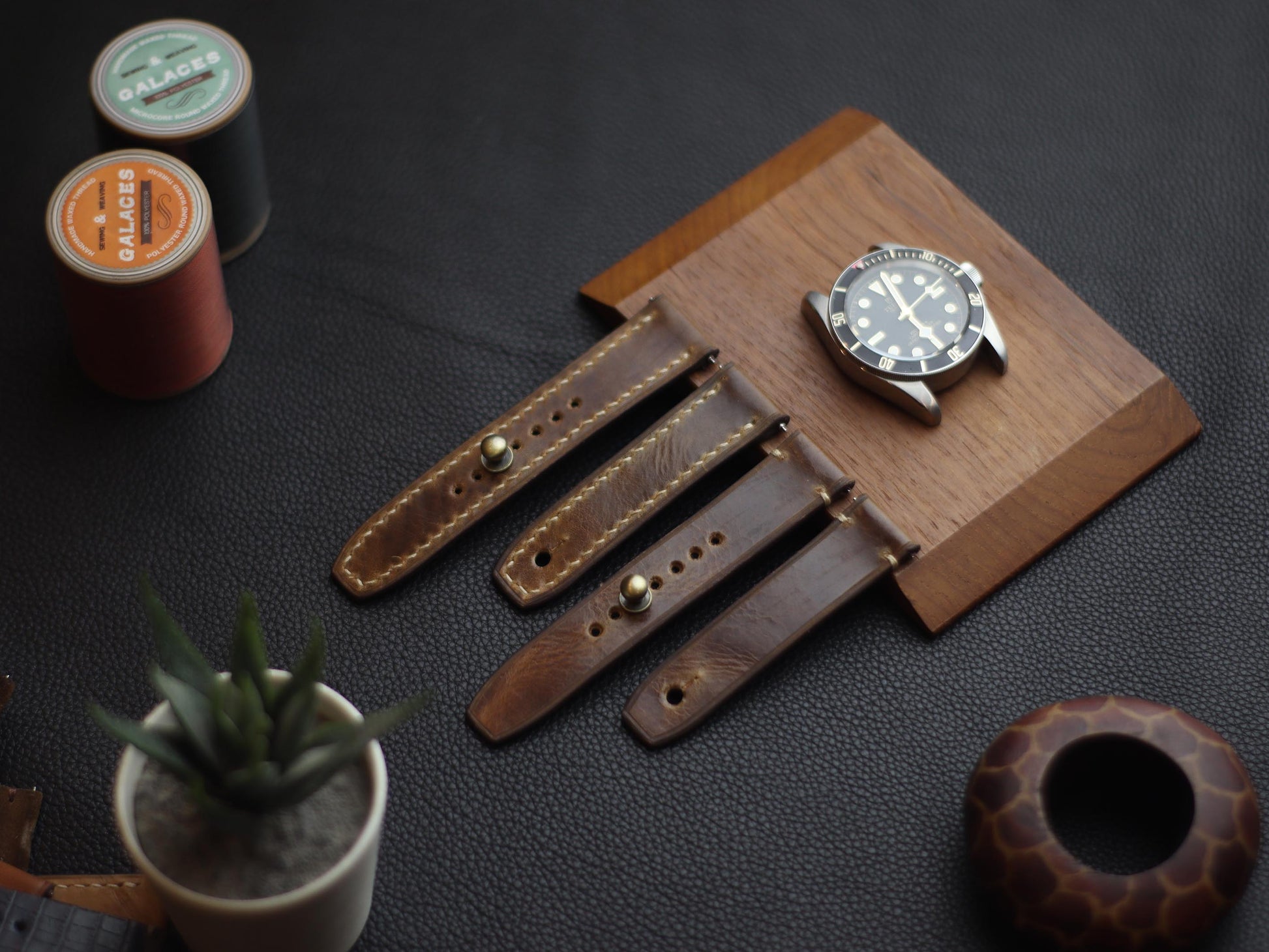 BRUNETTE BROWN (BEACH) - FULL STITCHED WATCH STRAPS grip