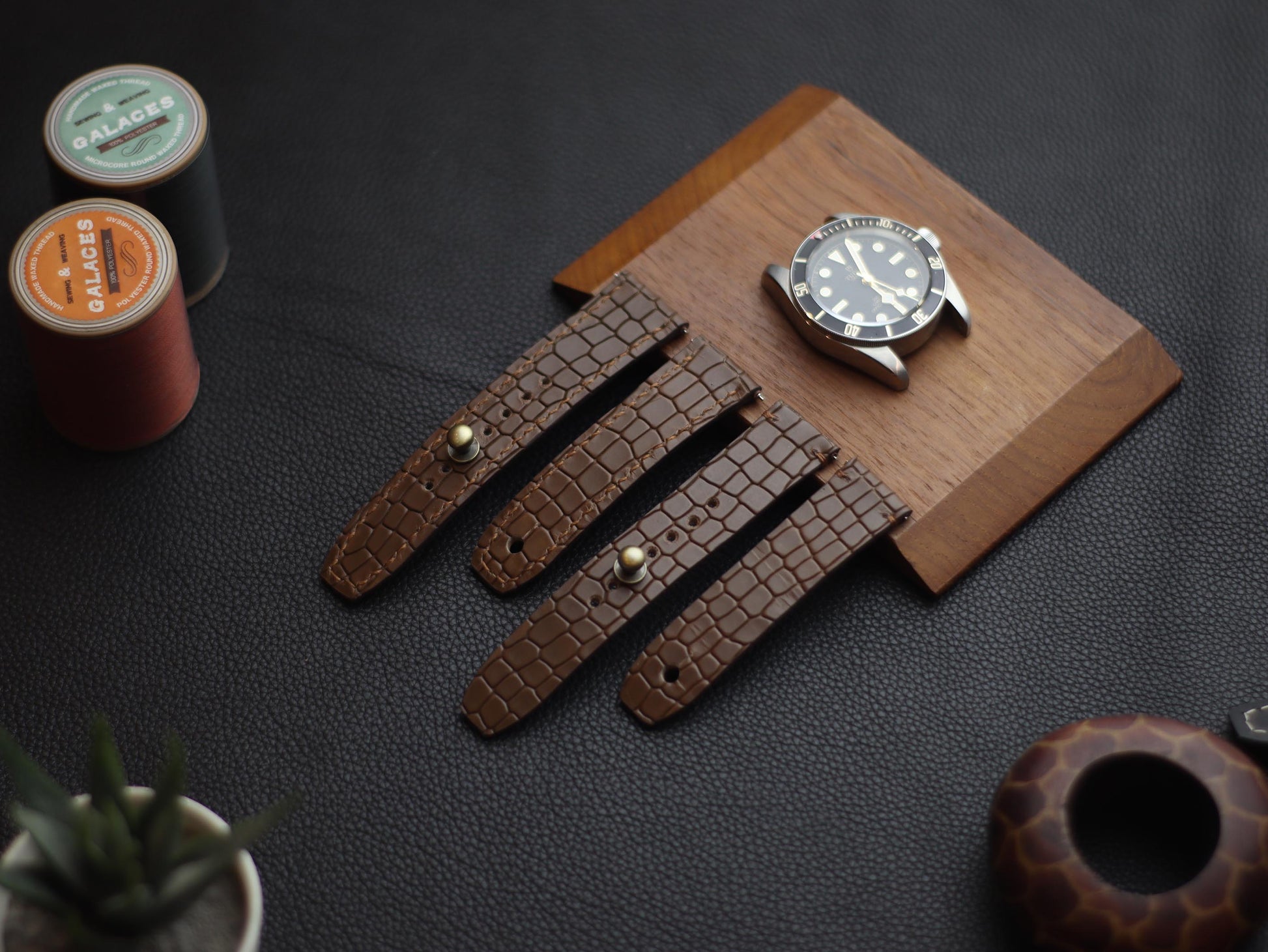 SEPIA BROWN (BROWN) - MINIMAL STITCHED WATCH STRAPS grip