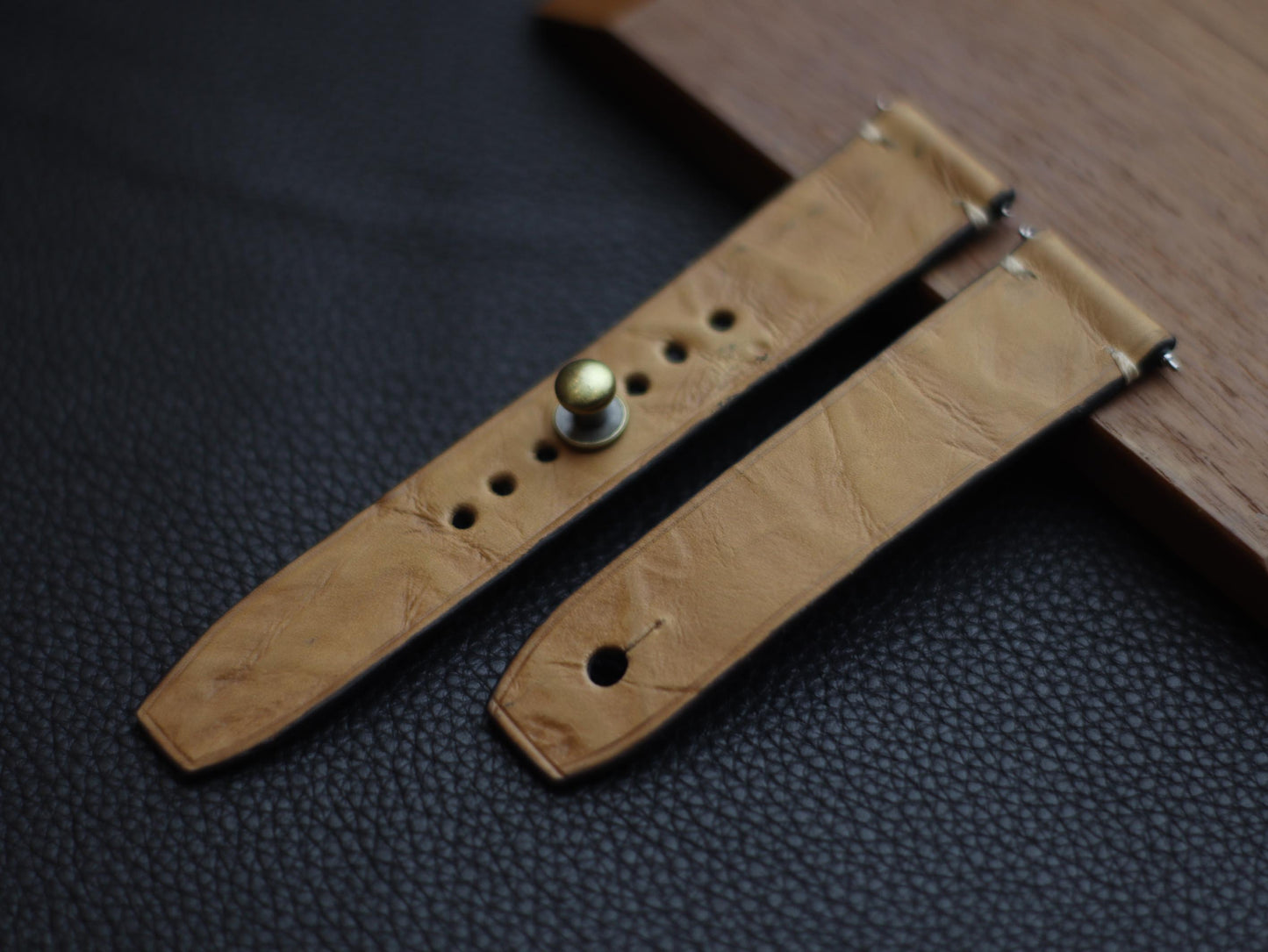 BRANDY (BEACH) - MINIMAL STITCHED WATCH STRAPS grip