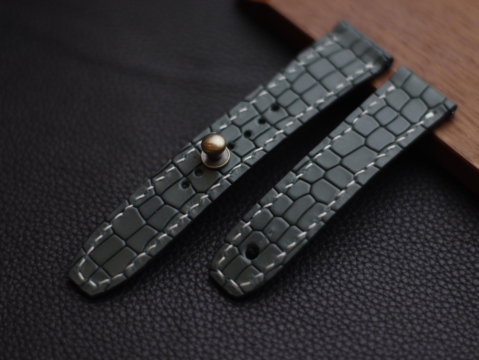 SMOKE GRAY (BROWN) - FULL STITCHED WATCH STRAPS grip