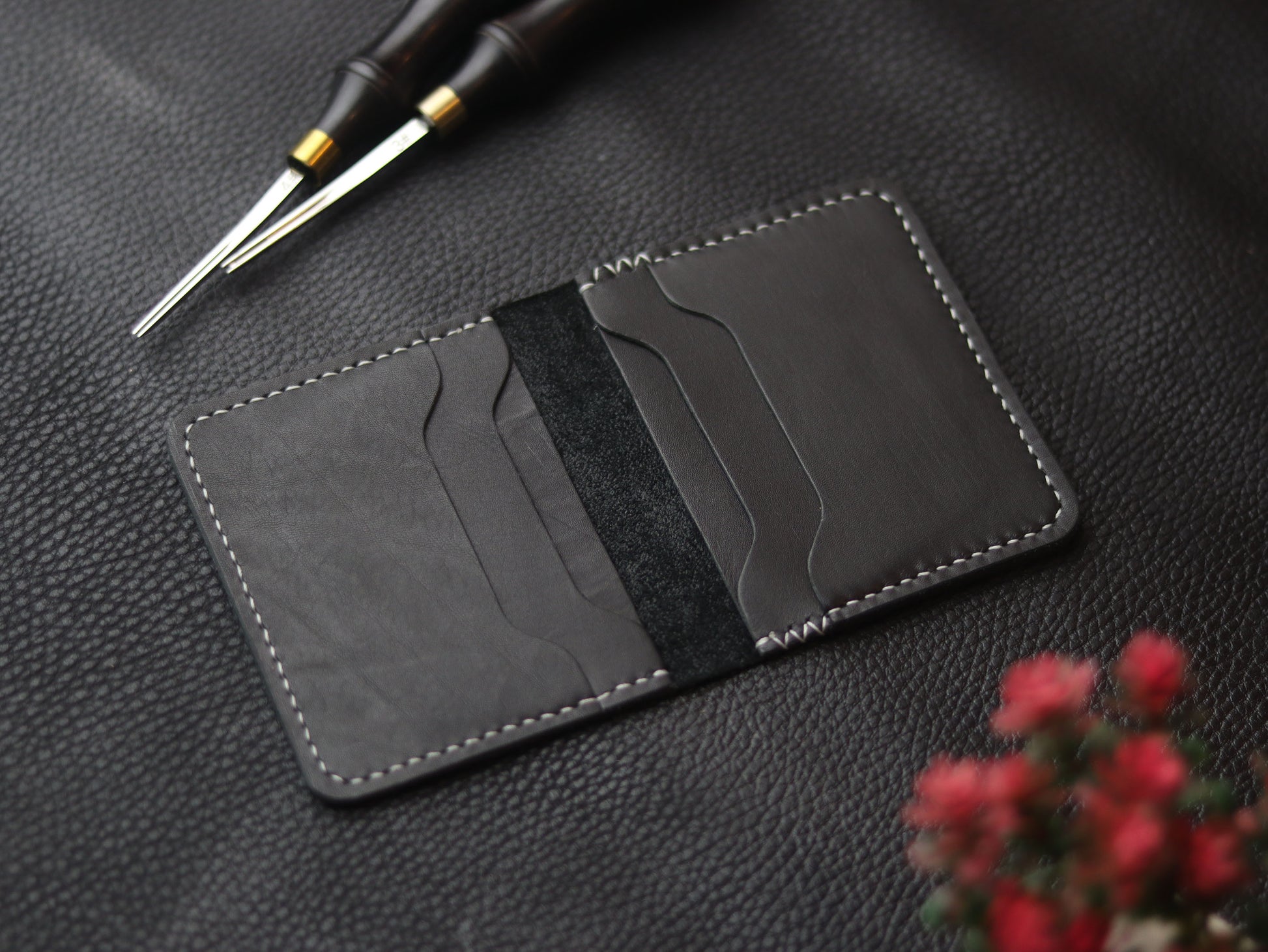 BISON ITALIAN BIFOLD CARD HOLDER - MATTE BLACK GRIP LEATHER GOODS