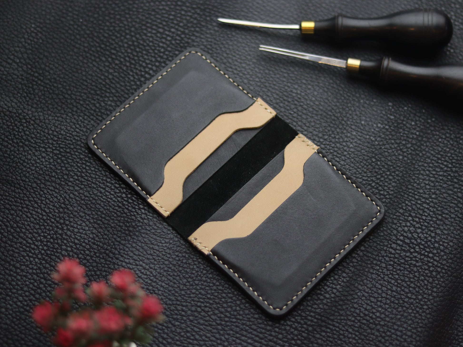BISON ITALIAN BIFOLD CARD HOLDER - MATTE BLACK & CHIFFON WHITE GRIP LEATHER GOODS