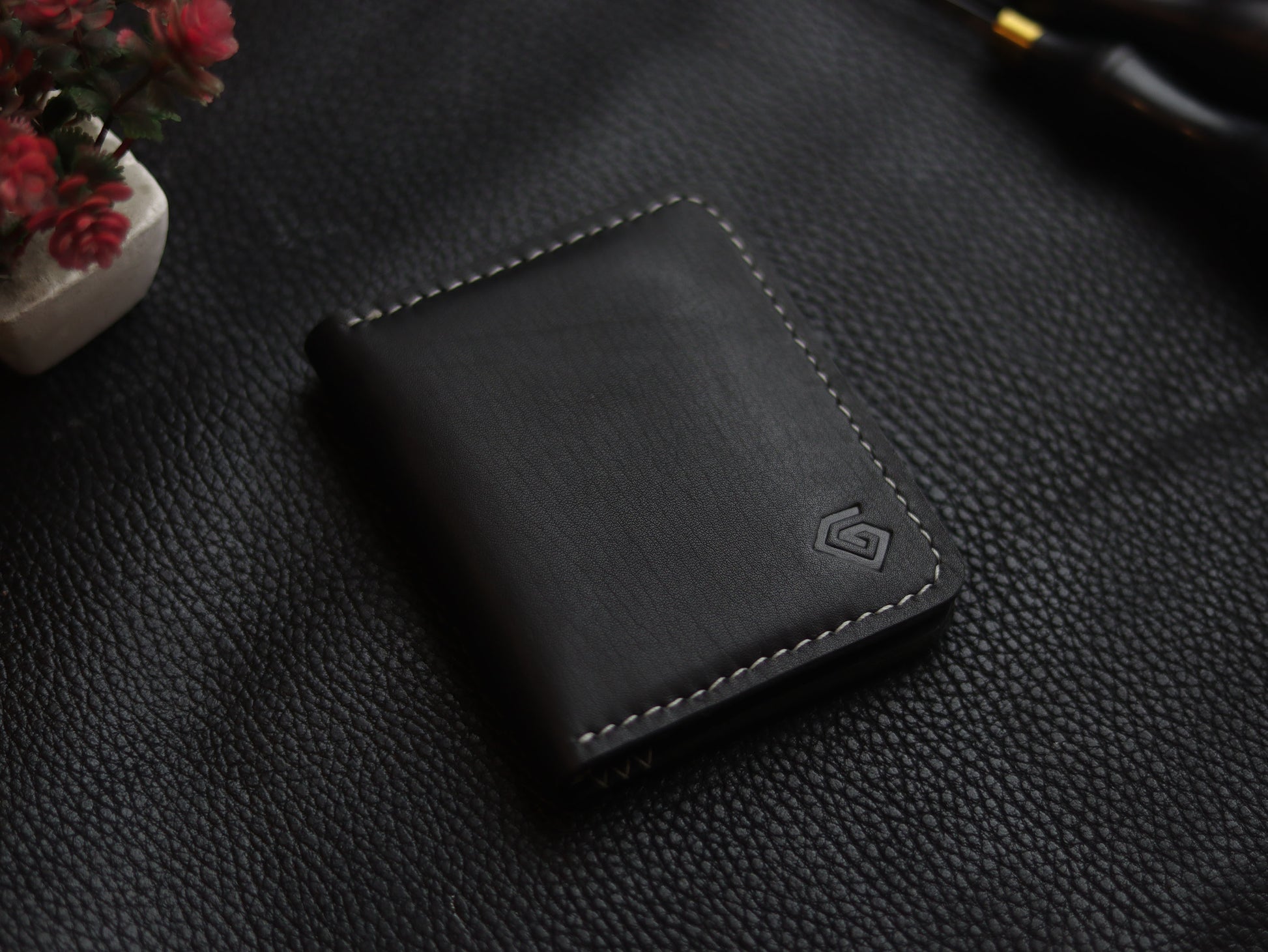 BISON ITALIAN BIFOLD CARD HOLDER - MATTE BLACK GRIP LEATHER GOODS