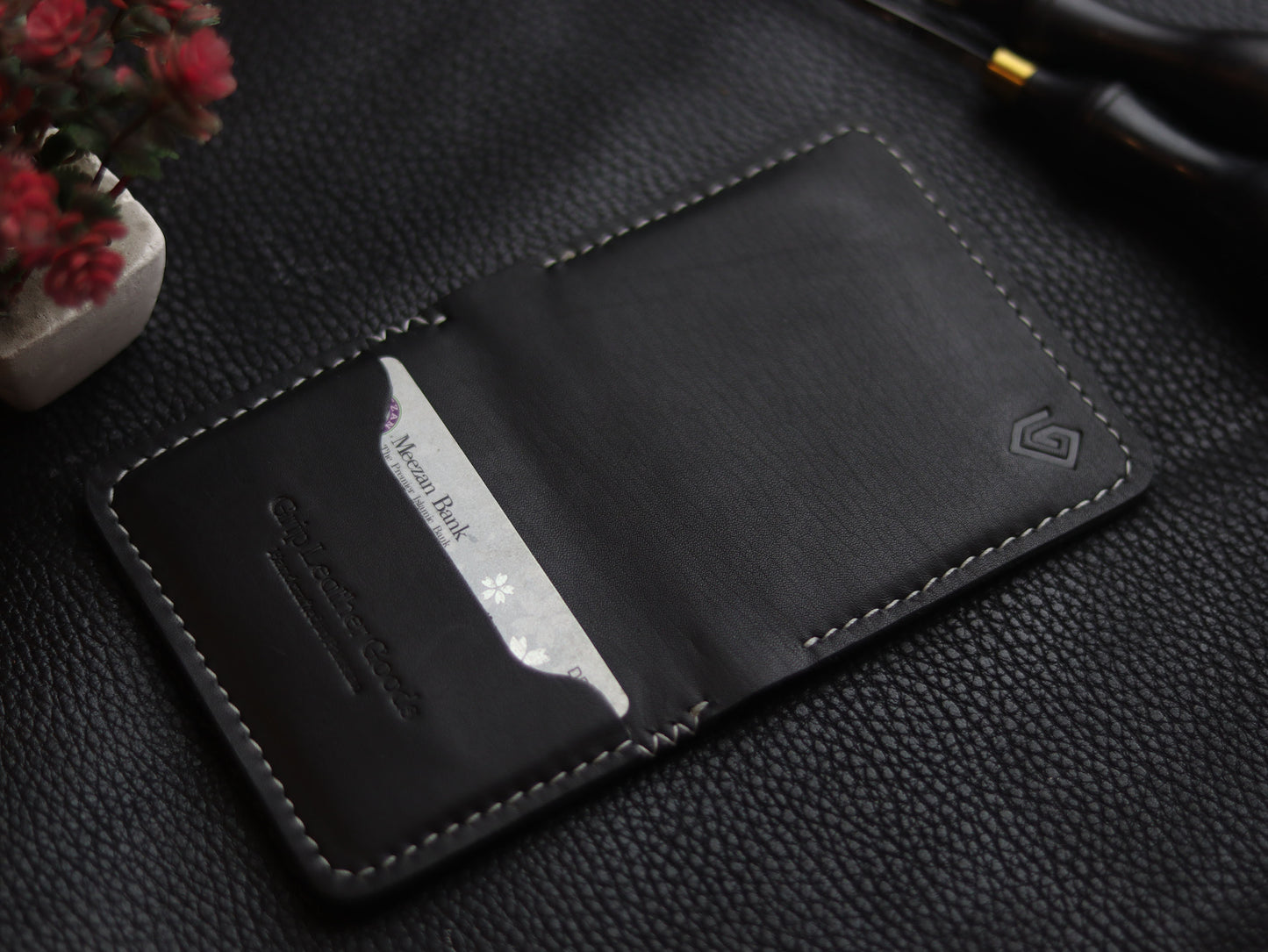 BISON ITALIAN BIFOLD CARD HOLDER - MATTE BLACK GRIP LEATHER GOODS