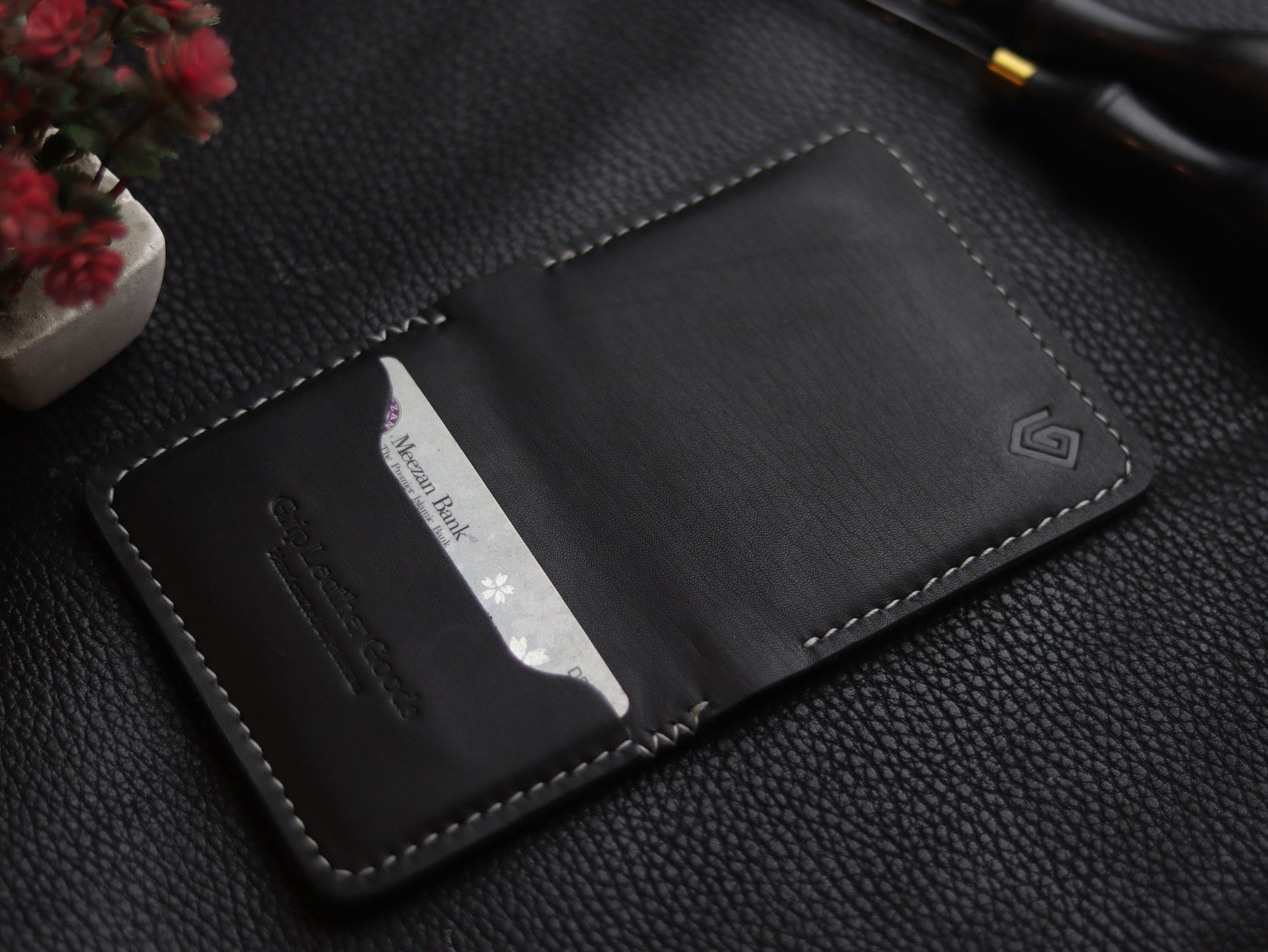BISON ITALIAN BIFOLD CARD HOLDER - MATTE BLACK GRIP LEATHER GOODS