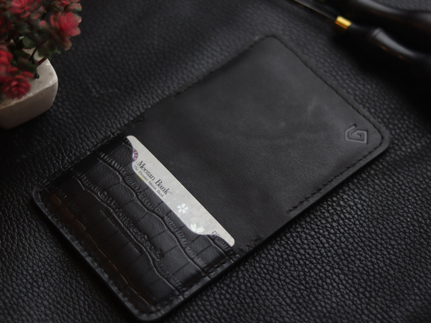 BISON ITALIAN BIFOLD CARD HOLDER - PHANTOM BLACK & MATTE BLACK GRIP LEATHER GOODS