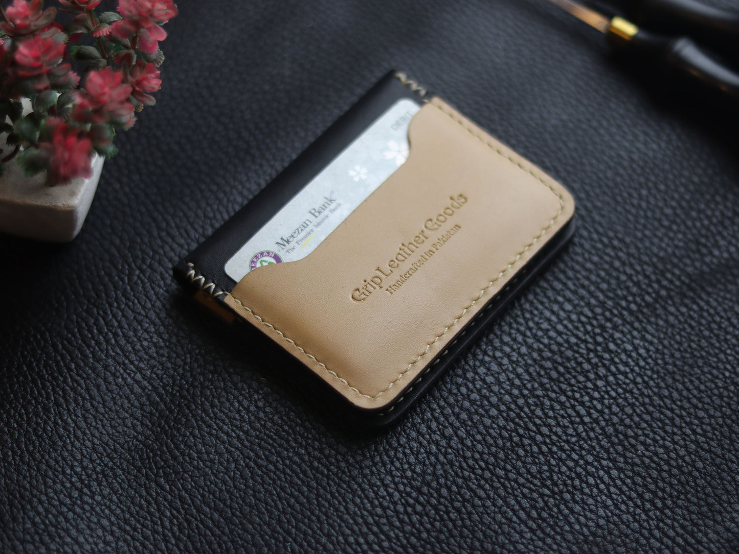 BISON ITALIAN BIFOLD CARD HOLDER - MATTE BLACK & CHIFFON WHITE GRIP LEATHER GOODS