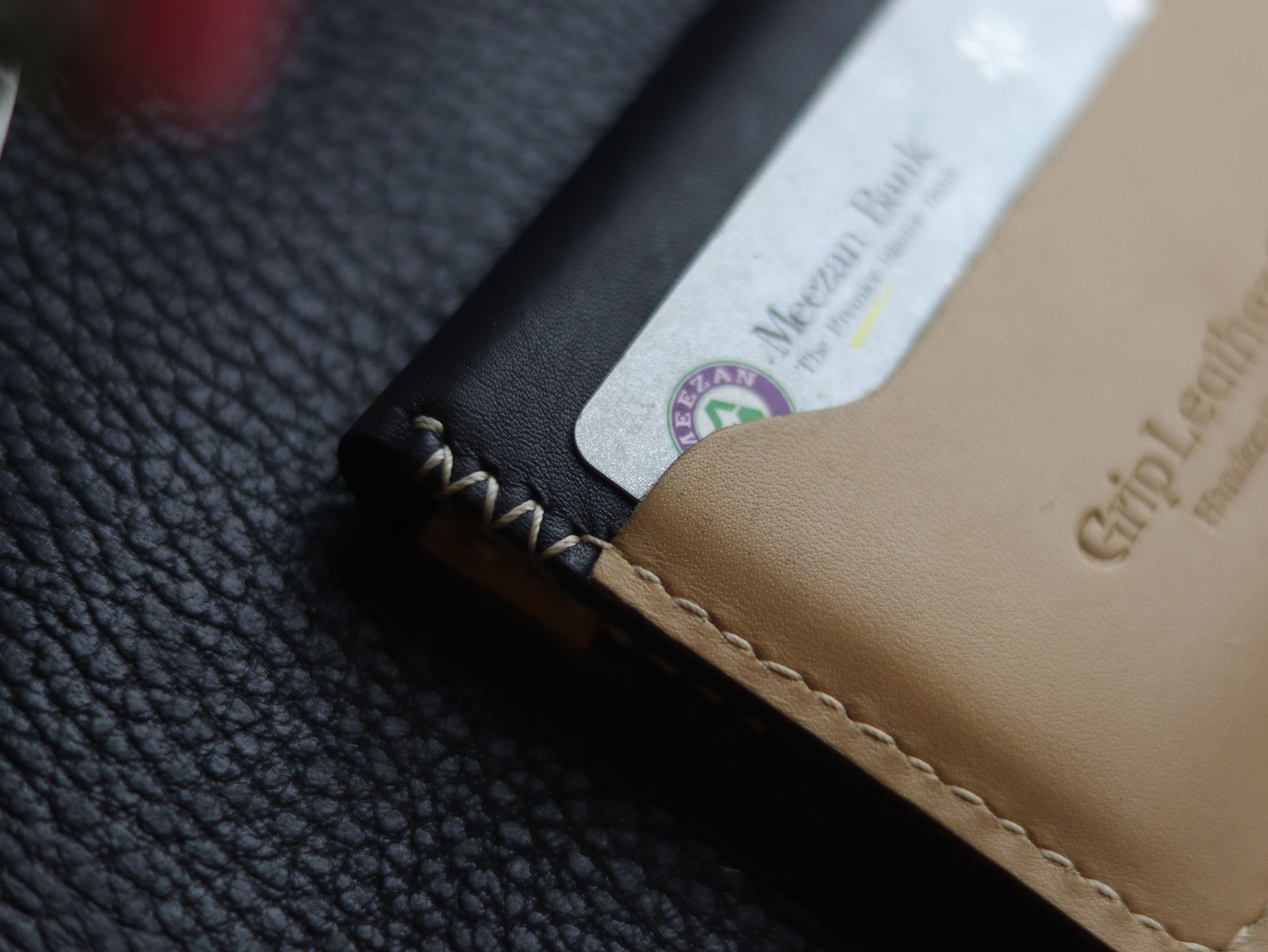 BISON ITALIAN BIFOLD CARD HOLDER - MATTE BLACK & CHIFFON WHITE GRIP LEATHER GOODS
