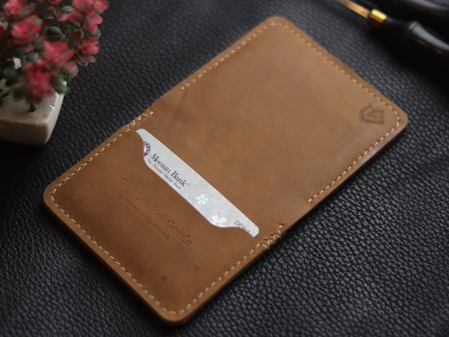 BISON ITALIAN BIFOLD CARD HOLDER - CAMMEL BROWN GRIP LEATHER GOODS