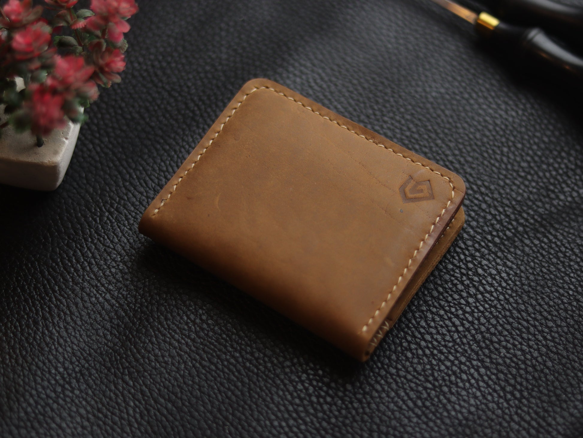 BISON ITALIAN BIFOLD CARD HOLDER - CAMMEL BROWN GRIP LEATHER GOODS